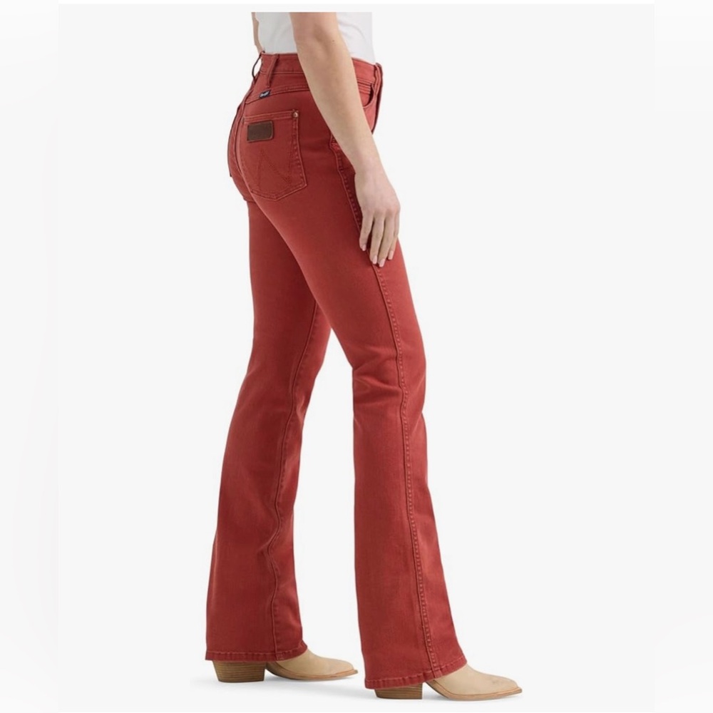 Wrangler women’s Rust Bootcut Jeans - Picture 2 of 8